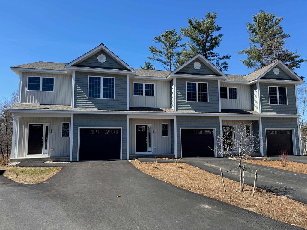 7B Dearborn Circle, Goffstown, NH 03045