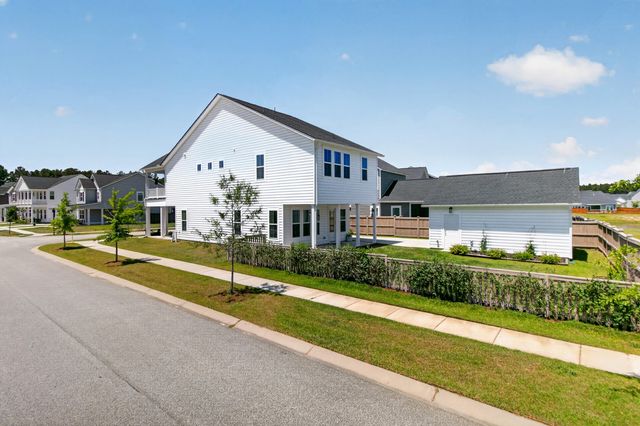 202 Narrowleaf Avenue, Summerville, SC 29485