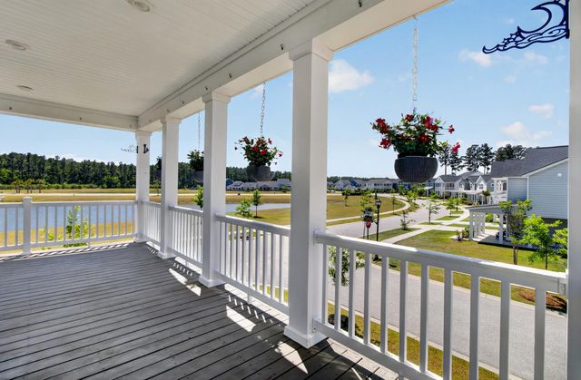 202 Narrowleaf Avenue, Summerville, SC 29485