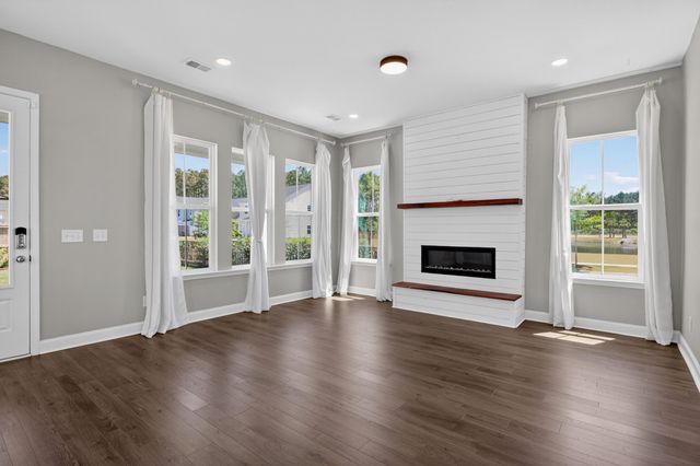 202 Narrowleaf Avenue, Summerville, SC 29485