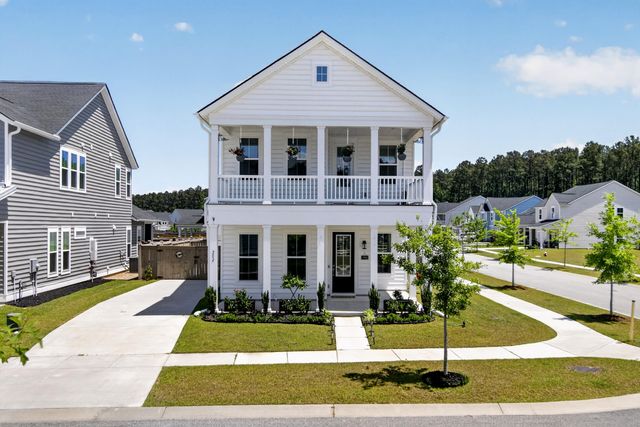 202 Narrowleaf Avenue, Summerville, SC 29485