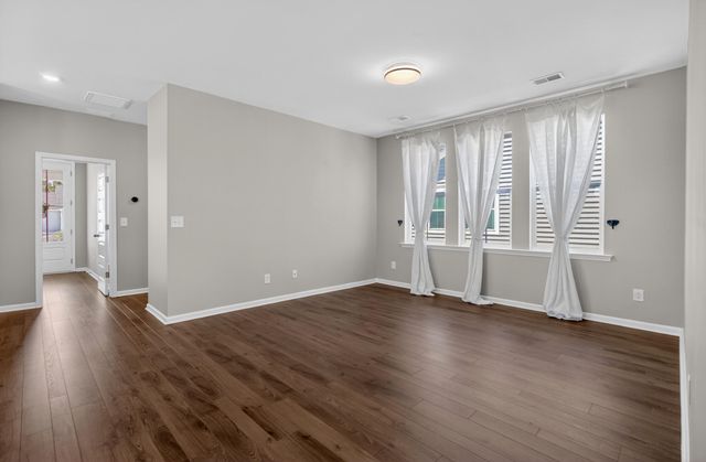 202 Narrowleaf Avenue, Summerville, SC 29485