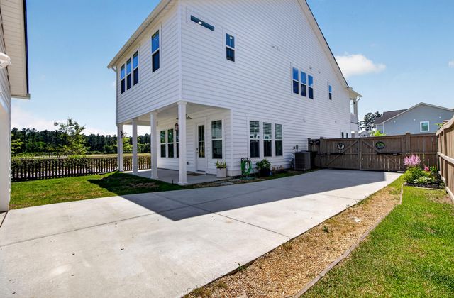 202 Narrowleaf Avenue, Summerville, SC 29485