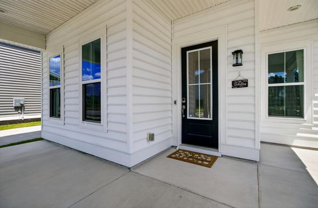 202 Narrowleaf Avenue, Summerville, SC 29485