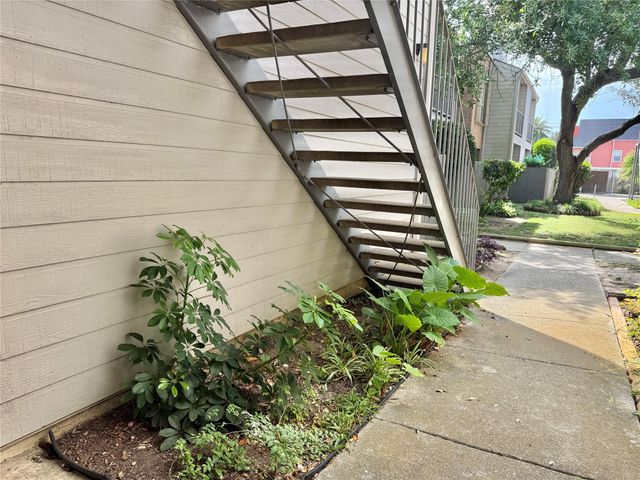 3220 69th Street D3, Galveston, TX 77551
