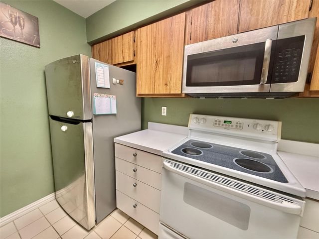 3220 69th Street D3, Galveston, TX 77551