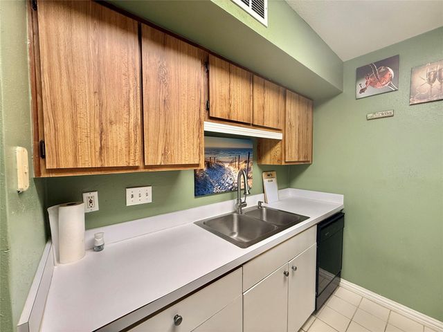 3220 69th Street D3, Galveston, TX 77551