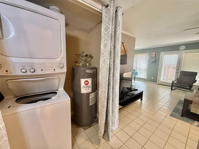 3220 69th Street D3, Galveston, TX 77551