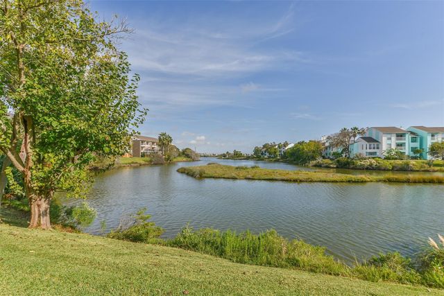 3220 69th Street D3, Galveston, TX 77551