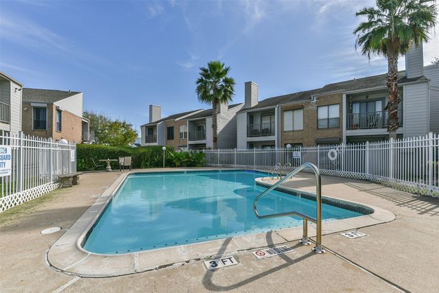 3220 69th Street D3, Galveston, TX 77551