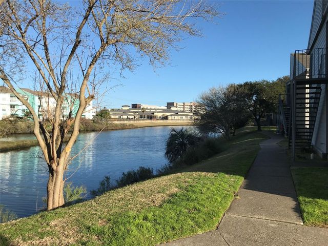 3220 69th Street D3, Galveston, TX 77551
