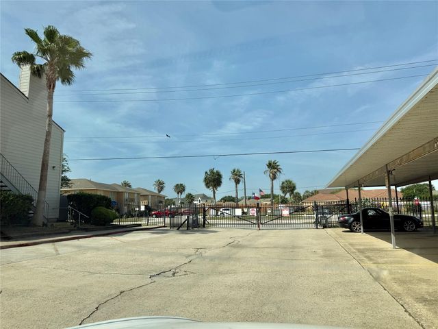 3220 69th Street D3, Galveston, TX 77551