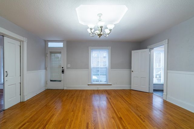 901 W Wayne St Apt 3, Fort Wayne, IN 46802