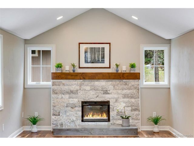 232 Fox Creek Rd, Glen Haven, CO 80532