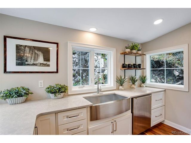 232 Fox Creek Rd, Glen Haven, CO 80532