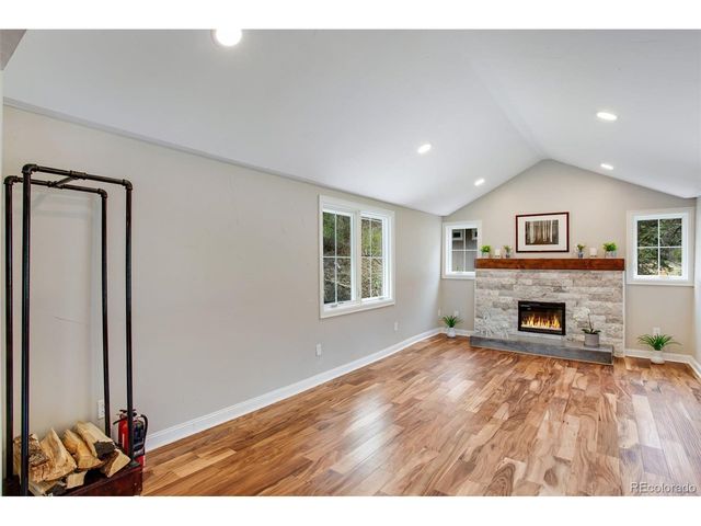 232 Fox Creek Rd, Glen Haven, CO 80532