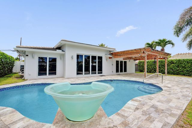 320 SE 5th Avenue, Pompano Beach, FL 33060