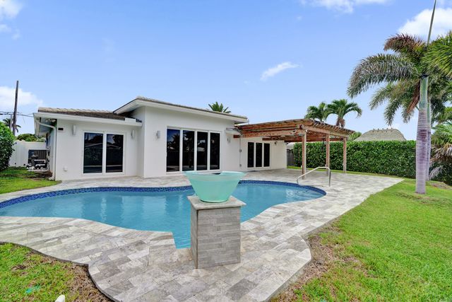 320 SE 5th Avenue, Pompano Beach, FL 33060