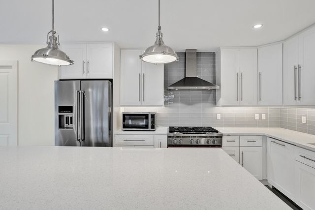 320 SE 5th Avenue, Pompano Beach, FL 33060