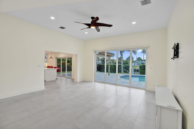 320 SE 5th Avenue, Pompano Beach, FL 33060