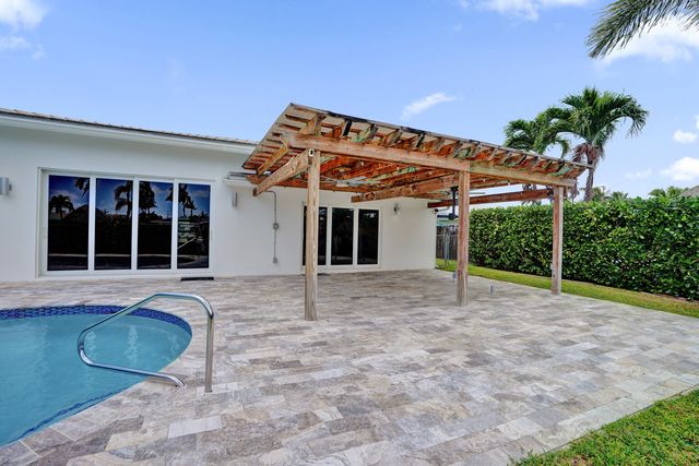 320 SE 5th Avenue, Pompano Beach, FL 33060