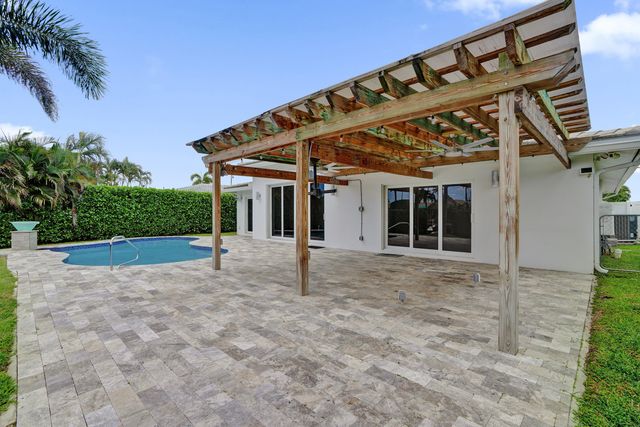 320 SE 5th Avenue, Pompano Beach, FL 33060