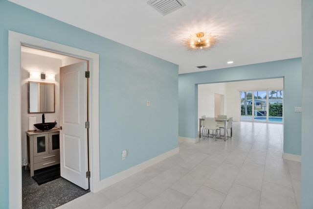320 SE 5th Avenue, Pompano Beach, FL 33060