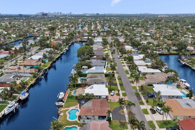 320 SE 5th Avenue, Pompano Beach, FL 33060