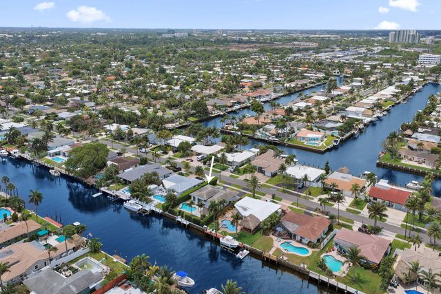 320 SE 5th Avenue, Pompano Beach, FL 33060