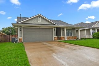1034 Crested Point Drive, College Station, TX 77845