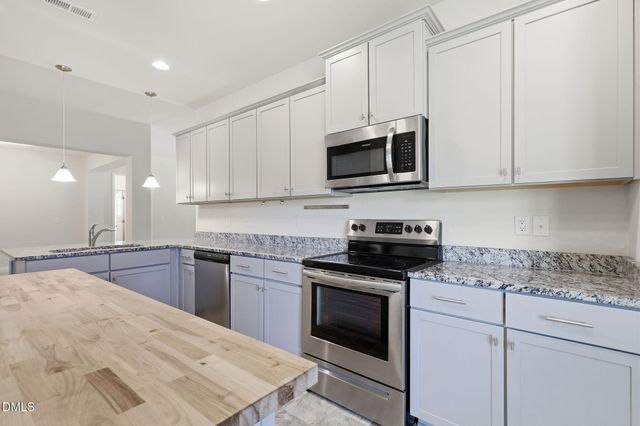 123 Woodwater Circle, Lillington, NC 27546