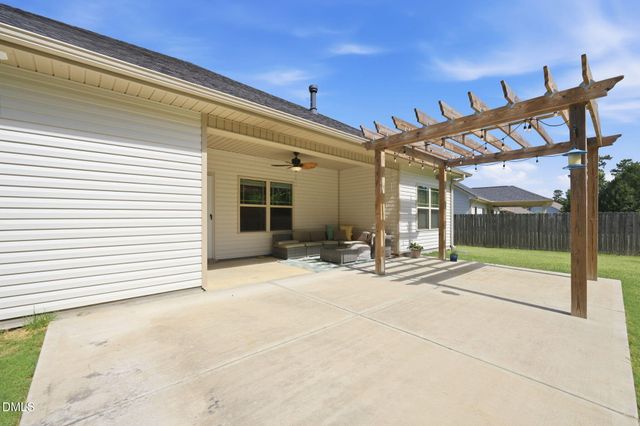 123 Woodwater Circle, Lillington, NC 27546
