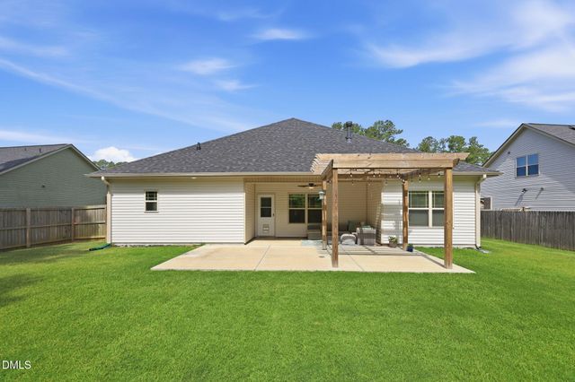 123 Woodwater Circle, Lillington, NC 27546