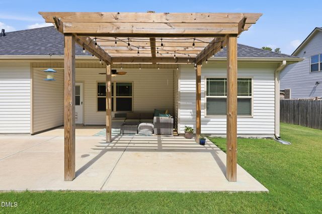 123 Woodwater Circle, Lillington, NC 27546