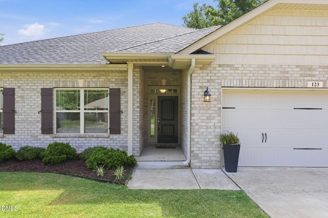 123 Woodwater Circle, Lillington, NC 27546