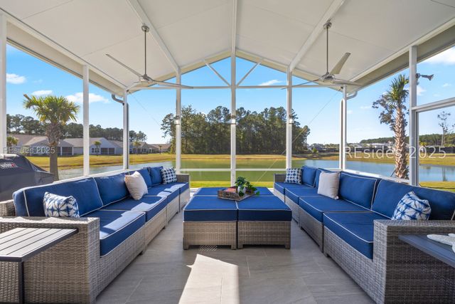 46 Carolina Oaks Ave, Bluffton, SC 29909