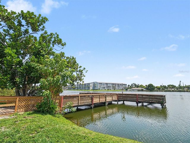 4023 LAKE BAYSHORE DRIVE 112, Bradenton, FL 34205