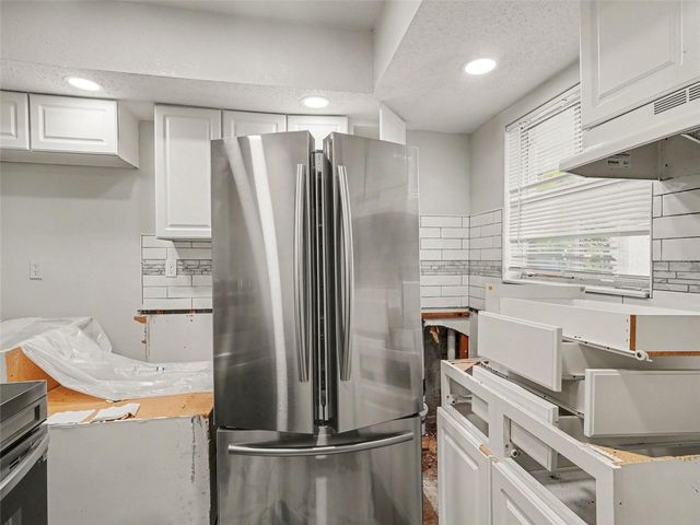 4023 LAKE BAYSHORE DRIVE 112, Bradenton, FL 34205