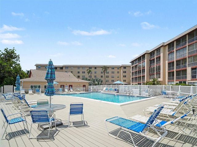 4023 LAKE BAYSHORE DRIVE 112, Bradenton, FL 34205