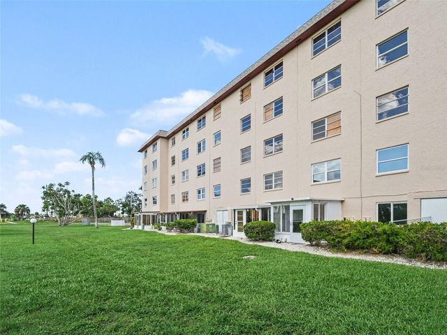 4023 LAKE BAYSHORE DRIVE 112, Bradenton, FL 34205