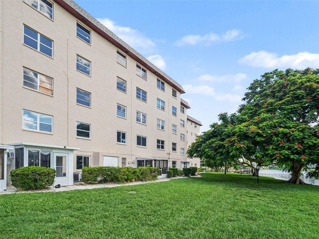 4023 LAKE BAYSHORE DRIVE 112, Bradenton, FL 34205