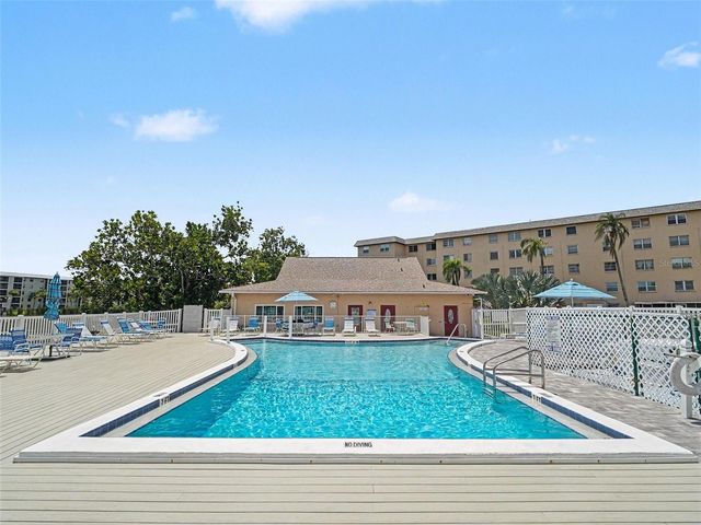 4023 LAKE BAYSHORE DRIVE 112, Bradenton, FL 34205