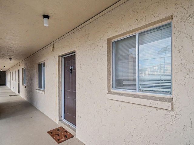 4023 LAKE BAYSHORE DRIVE 112, Bradenton, FL 34205