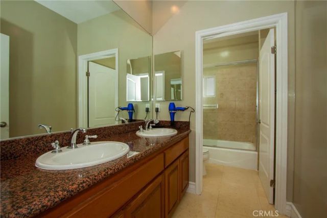 12108 S La Cienega, Hawthorne, CA 90250