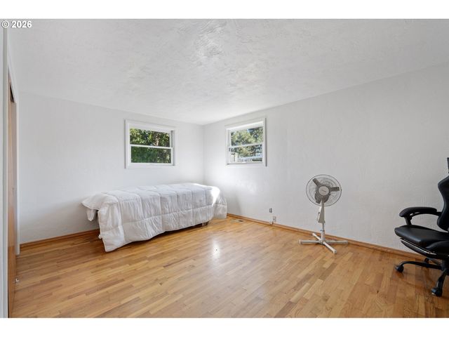 1685 EVERGREEN Dr, Eugene, OR 97404