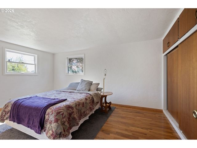 1685 EVERGREEN Dr, Eugene, OR 97404