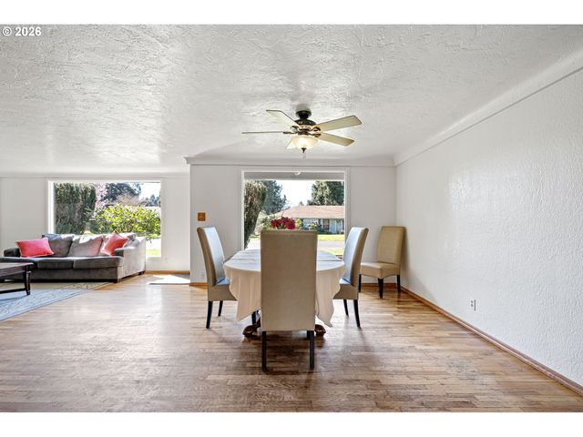 1685 EVERGREEN Dr, Eugene, OR 97404