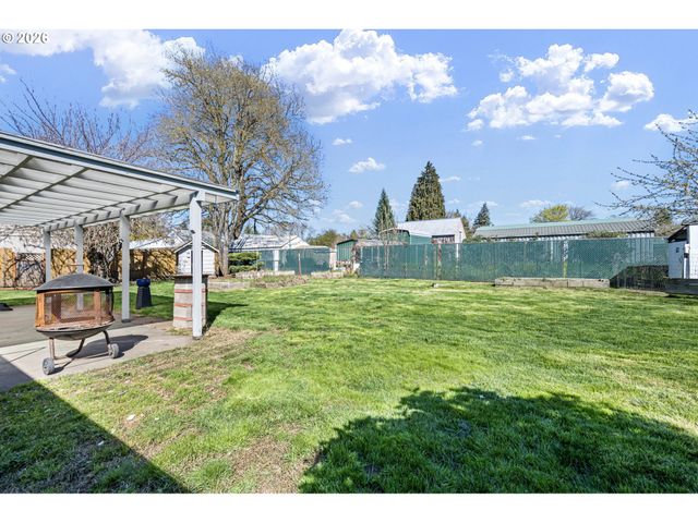 1685 EVERGREEN Dr, Eugene, OR 97404