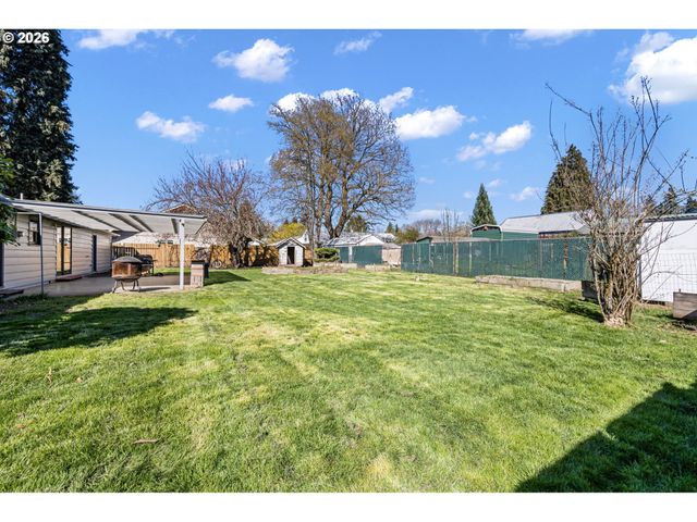 1685 EVERGREEN Dr, Eugene, OR 97404