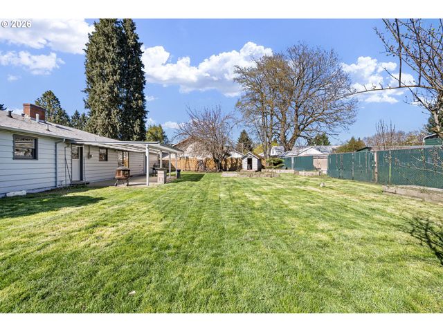 1685 EVERGREEN Dr, Eugene, OR 97404